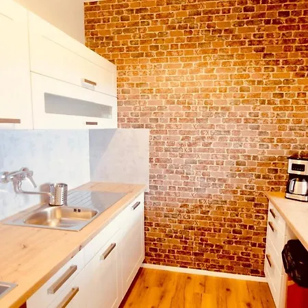 Zentrale Wohlfuehloase * دريسدن